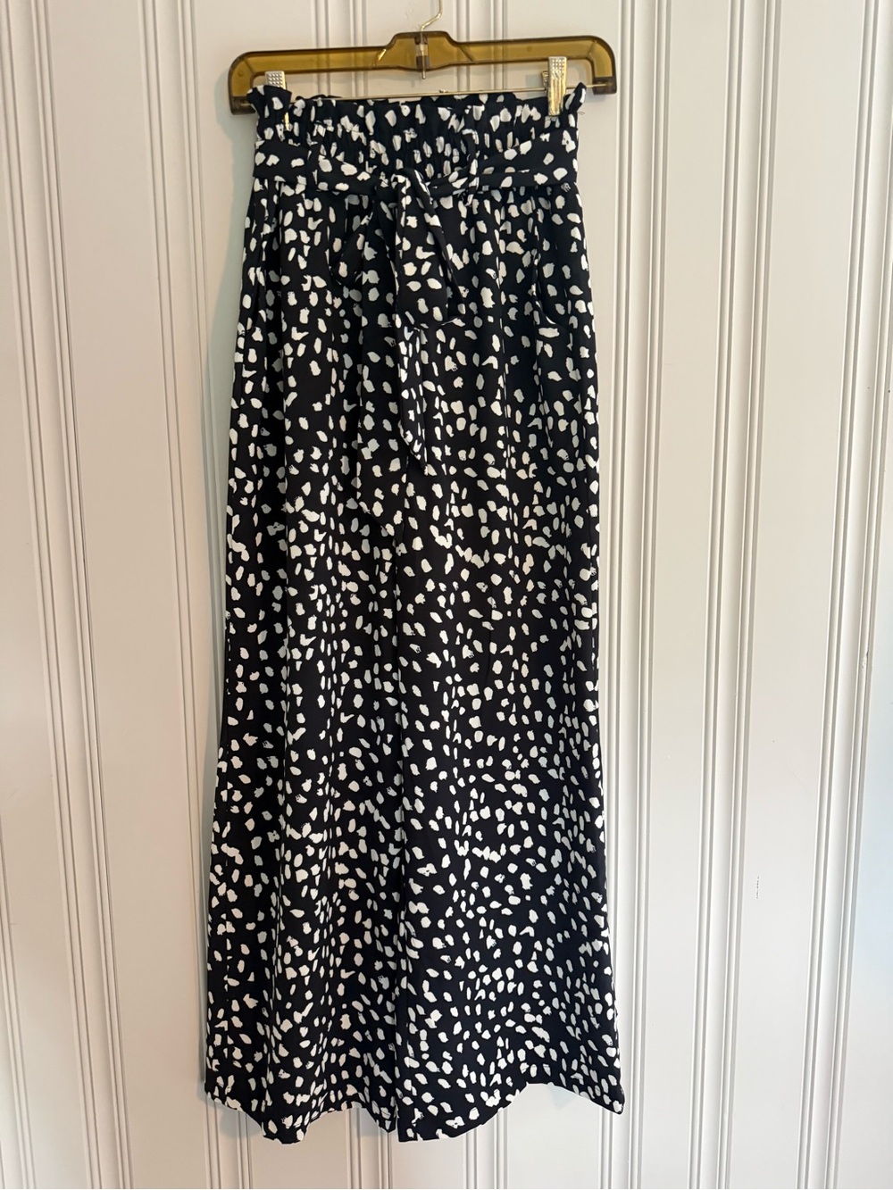 Black & White Spot Print Straight-Leg Pants with Tie Waist